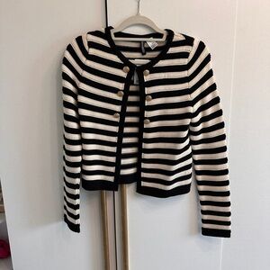 Women’s striped cardigan sweater fall outfit long sleeve trendy